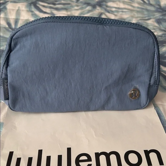 Lululemon Athletica Everywhere Belt Bag Long Strap 1L - Picture 1 of 5